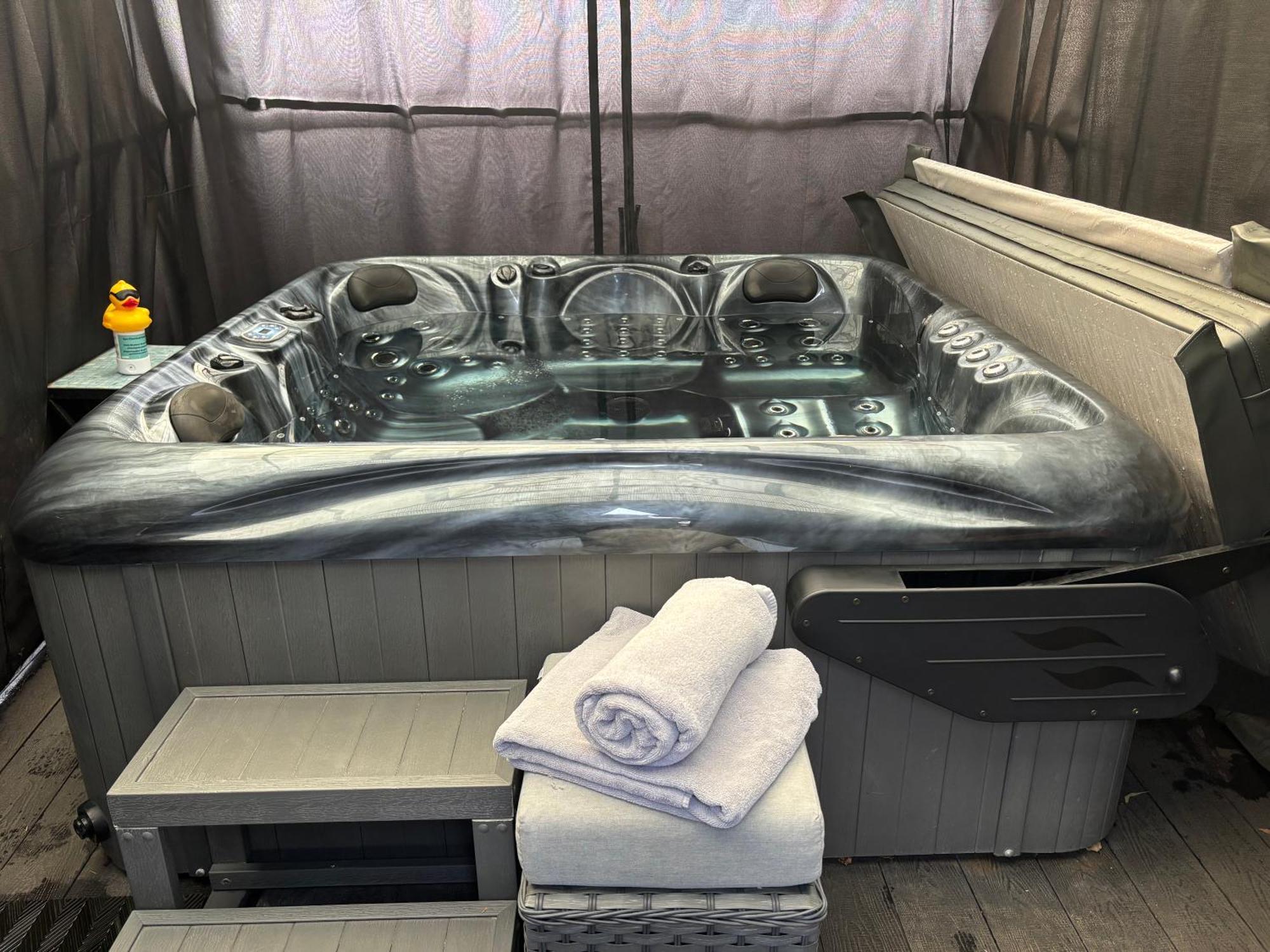 伯恩茅斯Secret Gem 1 Bed Garden Flat Private Luxury Hot Tub公寓 外观 照片